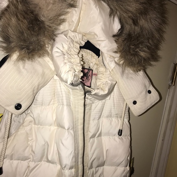 Juicy Couture white puffer vest w/detachable hood - Picture 2 of 4
